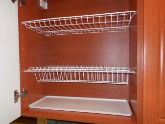 Сушарка для посуду у шафу: опис вбудованих кутових кухонних сушарок для тарілок та інших моделей