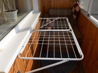 Сушарки для білизни на балкон (52 фото): підвісні та інші балконні пристосування для сушіння білизни, види білизняних вішалок на лоджію