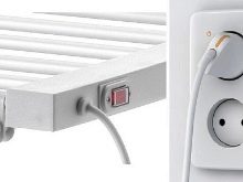 Сушарки для білизни у ванну кімнату: настінні і стельові, мотузки для сушіння і складні, ліани і вішалки. Особливості опускаються і розсувних моделей