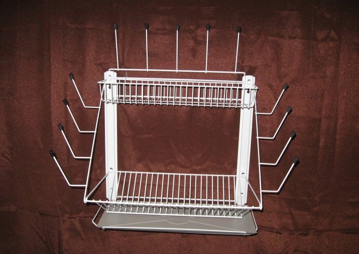 Сушарки для столових приладів: як вибрати ящик для зберігання ложок і виделок на кухні? Опис сушіння на рейлінг і інших моделей