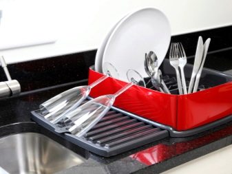 Сушарки для столових приладів: як вибрати ящик для зберігання ложок і виделок на кухні? Опис сушіння на рейлінг і інших моделей