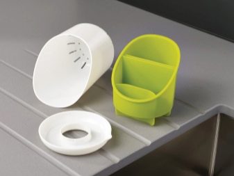 Сушарки для столових приладів: як вибрати ящик для зберігання ложок і виделок на кухні? Опис сушіння на рейлінг і інших моделей