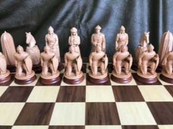 Сувеніри з дерева (29 фото): дерев’яні подарунки своїми руками, ексклюзивні різьблені презенти ручної роботи з червоного дерева