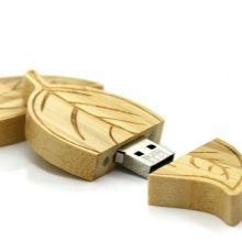 Сувеніри з дерева (29 фото): дерев’яні подарунки своїми руками, ексклюзивні різьблені презенти ручної роботи з червоного дерева