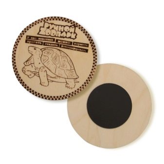 Сувеніри з дерева (29 фото): дерев’яні подарунки своїми руками, ексклюзивні різьблені презенти ручної роботи з червоного дерева