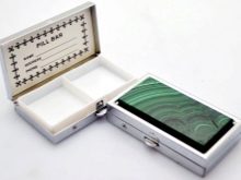 Сувеніри з каменю: коли і кому краще дарувати подарунки з бурштину і агата, селенита і онікса, нефриту і коралу, малахіту та інших натуральних каменів?