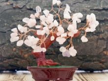 Сувеніри з каменю: коли і кому краще дарувати подарунки з бурштину і агата, селенита і онікса, нефриту і коралу, малахіту та інших натуральних каменів?