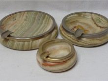 Сувеніри з каменю: коли і кому краще дарувати подарунки з бурштину і агата, селенита і онікса, нефриту і коралу, малахіту та інших натуральних каменів?