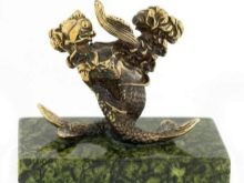 Сувеніри з каменю: коли і кому краще дарувати подарунки з бурштину і агата, селенита і онікса, нефриту і коралу, малахіту та інших натуральних каменів?