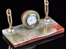 Сувеніри з каменю: коли і кому краще дарувати подарунки з бурштину і агата, селенита і онікса, нефриту і коралу, малахіту та інших натуральних каменів?