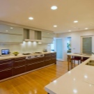 Світильники для кухні (74 фото): кухонні бра настінні сенсорні світильники, накладні і трекові світильники та плафони, інші варіанти