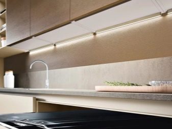Світильники для кухні (74 фото): кухонні бра настінні сенсорні світильники, накладні і трекові світильники та плафони, інші варіанти