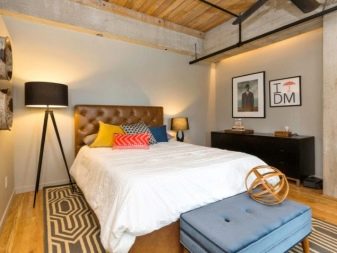 Світло в спальні (60 фото): особливості висвітлення в кімнаті, світильники-трубки і настільні лампи в дизайні інтер’єру, точкове підсвічування над ліжком