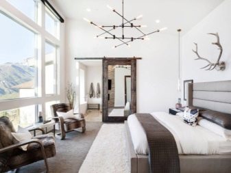 Світло в спальні (60 фото): особливості висвітлення в кімнаті, світильники-трубки і настільні лампи в дизайні інтер’єру, точкове підсвічування над ліжком