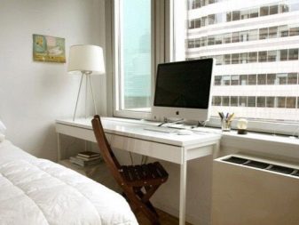 Світло в спальні (60 фото): особливості висвітлення в кімнаті, світильники-трубки і настільні лампи в дизайні інтер’єру, точкове підсвічування над ліжком