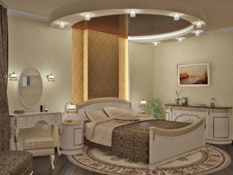 Світло в спальні (60 фото): особливості висвітлення в кімнаті, світильники-трубки і настільні лампи в дизайні інтер’єру, точкове підсвічування над ліжком