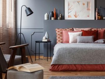 Світло в спальні (60 фото): особливості висвітлення в кімнаті, світильники-трубки і настільні лампи в дизайні інтер’єру, точкове підсвічування над ліжком