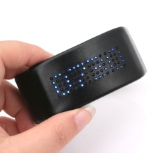 світлодіодні Наручні годинники (37 фото): настінні вироби на світлодіодних матрицях, переваги LED