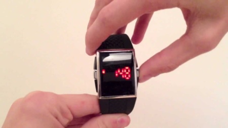 світлодіодні Наручні годинники (37 фото): настінні вироби на світлодіодних матрицях, переваги LED