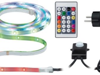 Світлодіодна стрічка для кухні (62 фото): самоклеюча стрічка 220 В. Яку стрічку вибрати для підсвічування кухонного гарнітура? Стрічкова підсвічування для фартуха