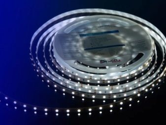 Світлодіодна стрічка для кухні (62 фото): самоклеюча стрічка 220 В. Яку стрічку вибрати для підсвічування кухонного гарнітура? Стрічкова підсвічування для фартуха