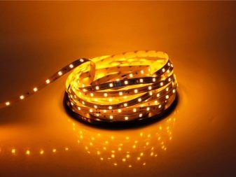 Світлодіодна стрічка для кухні (62 фото): самоклеюча стрічка 220 В. Яку стрічку вибрати для підсвічування кухонного гарнітура? Стрічкова підсвічування для фартуха