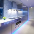 Світлодіодна стрічка для кухні (62 фото): самоклеюча стрічка 220 В. Яку стрічку вибрати для підсвічування кухонного гарнітура? Стрічкова підсвічування для фартуха