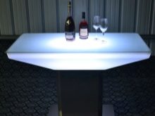 Світлодіодна стрічка для кухні (62 фото): самоклеюча стрічка 220 В. Яку стрічку вибрати для підсвічування кухонного гарнітура? Стрічкова підсвічування для фартуха