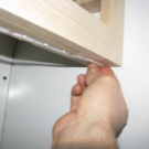 Світлодіодна стрічка для кухні (62 фото): самоклеюча стрічка 220 В. Яку стрічку вибрати для підсвічування кухонного гарнітура? Стрічкова підсвічування для фартуха