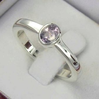 Тааффеит (18 фото): де і як добувають камінь? Основні його властивості та цікаві факти. Кому підійде це камінь?