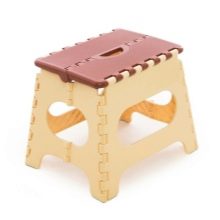 Табуретки для кухні (53 фото): складні дерев’яні кухонні табурети, сучасні високі барні моделі і інші варіанти, розміри табуреток