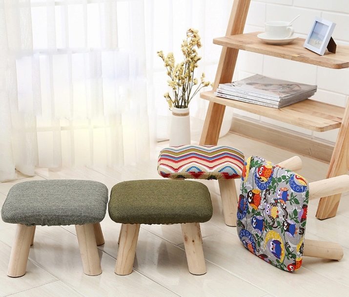 Табуретки для кухні (53 фото): складні дерев’яні кухонні табурети, сучасні високі барні моделі і інші варіанти, розміри табуреток