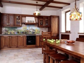 Табуретки для кухні (53 фото): складні дерев’яні кухонні табурети, сучасні високі барні моделі і інші варіанти, розміри табуреток