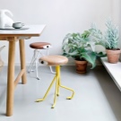 Табуретки для кухні (53 фото): складні дерев’яні кухонні табурети, сучасні високі барні моделі і інші варіанти, розміри табуреток