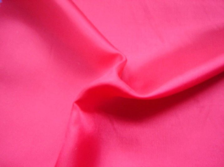 Тафта (20 фото): що це таке? Опис матеріалу. Достоїнства і недоліки легкої тканини для штор і інших виробів