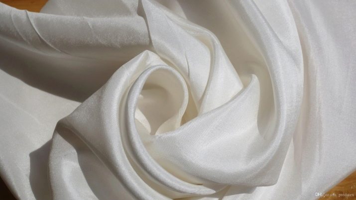 Тафта (20 фото): що це таке? Опис матеріалу. Достоїнства і недоліки легкої тканини для штор і інших виробів