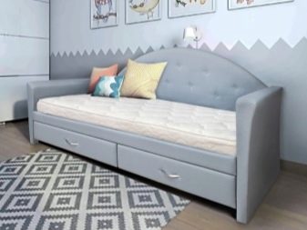 Тахта з ортопедичним матрацом і ящиком для білизни: вибираємо кутову тахту-ліжко, розміри двоспальним та односпальним, огляд видів, їх плюси і мінуси