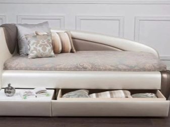 Тахта з ортопедичним матрацом і ящиком для білизни: вибираємо кутову тахту-ліжко, розміри двоспальним та односпальним, огляд видів, їх плюси і мінуси