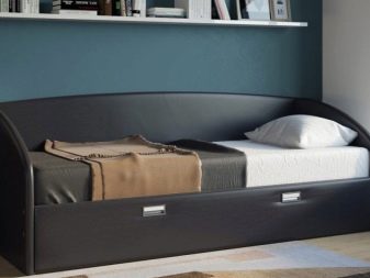 Тахта з ортопедичним матрацом і ящиком для білизни: вибираємо кутову тахту-ліжко, розміри двоспальним та односпальним, огляд видів, їх плюси і мінуси