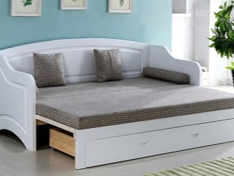 Тахта з ортопедичним матрацом і ящиком для білизни: вибираємо кутову тахту-ліжко, розміри двоспальним та односпальним, огляд видів, їх плюси і мінуси