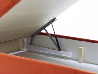 Тахта з підйомним механізмом (63 фото): тахта-ліжко 90х200 см і 120х200 см, 140х200 см і 160х200 см, інших розмірів. Двоспальні і односпальні моделі