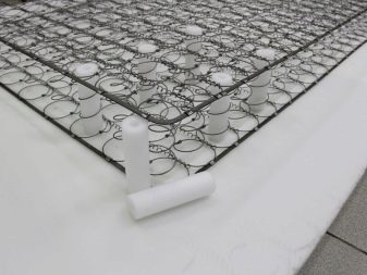 Тахта з підйомним механізмом (63 фото): тахта-ліжко 90х200 см і 120х200 см, 140х200 см і 160х200 см, інших розмірів. Двоспальні і односпальні моделі