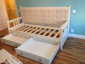 Тахти з ортопедичним матрацом: вибираємо кутовий диван для щоденного використання з ортопедичним підставою і інші моделі