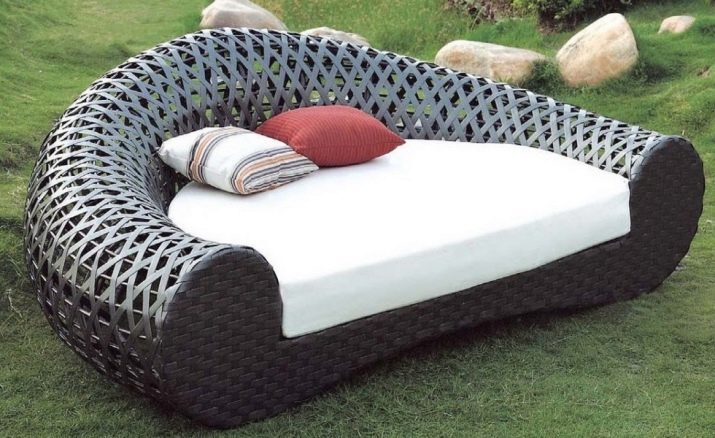 Тахти з ортопедичним матрацом: вибираємо кутовий диван для щоденного використання з ортопедичним підставою і інші моделі