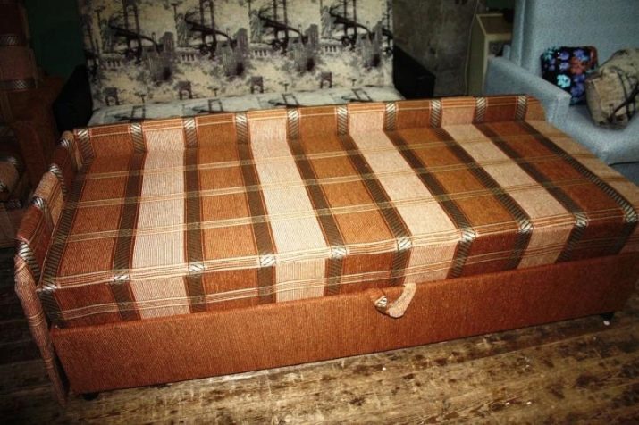 Тахти з ортопедичним матрацом: вибираємо кутовий диван для щоденного використання з ортопедичним підставою і інші моделі