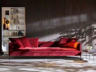 Італійські дивани (57 фото): кутова і пряма меблі з Італії. Дивани-розкладачки в сучасному і іншому стилі. Дизайн чохлів