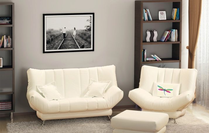 Італійські дивани (57 фото): кутова і пряма меблі з Італії. Дивани-розкладачки в сучасному і іншому стилі. Дизайн чохлів