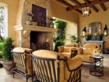 Італійські меблі для вітальні (57 фото): меблі з Італії в сучасному, класичному та іншому стилі. Моделі з дерева та інших матеріалів