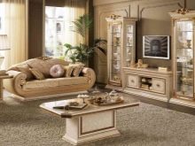 Італійські меблі для вітальні (57 фото): меблі з Італії в сучасному, класичному та іншому стилі. Моделі з дерева та інших матеріалів