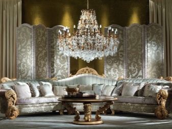 Італійські меблі для вітальні (57 фото): меблі з Італії в сучасному, класичному та іншому стилі. Моделі з дерева та інших матеріалів